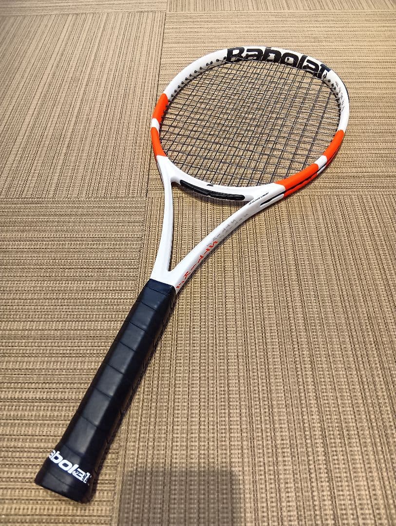 Babolat　ピュアストライク　PURE　STRIKE 100