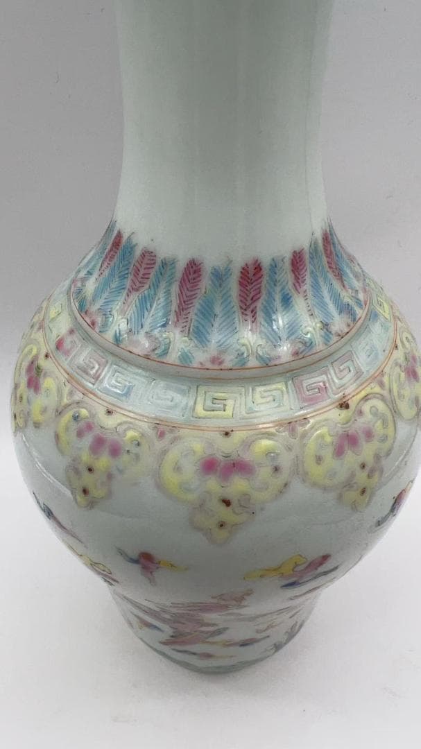 清乾隆時代 【大清乾隆年製】在銘 粉彩吉祥龍鳳文橄欖瓶 景徳鎮(Y-3）