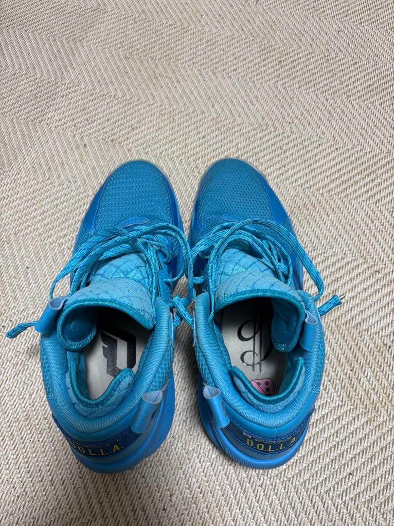 アディダスDAME8 （ブルー）