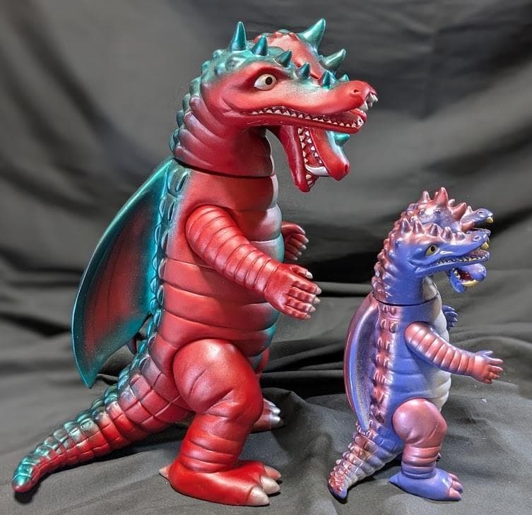 ジャイアント＆スタンダード　三つ首竜「スペクトルマン」（マスダヤ復刻）２体セット