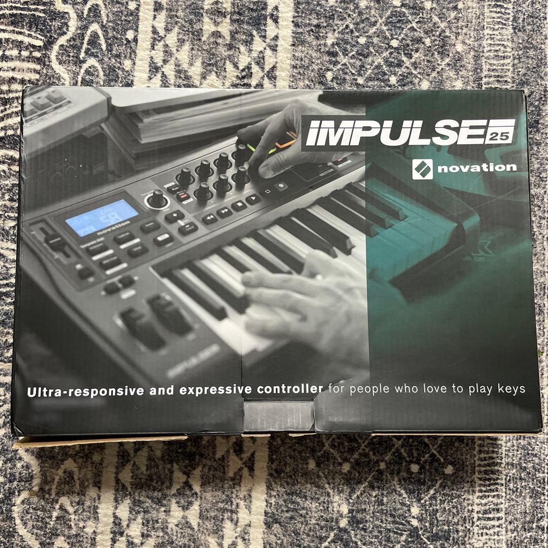Novation IMPULSE 25 MIDIコントローラー