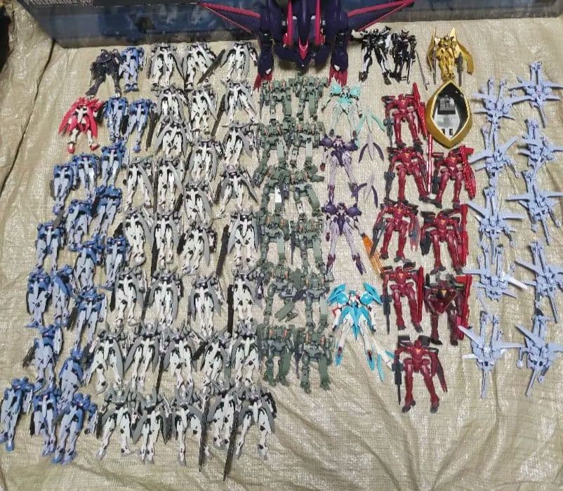 ROBOT魂+ガンプラ等ダブルオー関連80体以上含む★ジンクスシリーズ50体以上