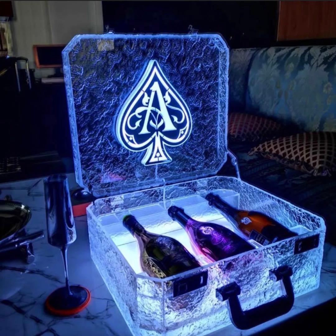 アルマンドアタッシュケース　シャンパン LED 3本収納可能 キャバクラ　クラブ