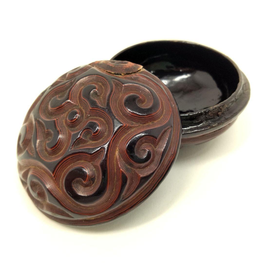 H389 中国 堆朱屈輪香合 茶道具 具利堆黒彫漆 　FF