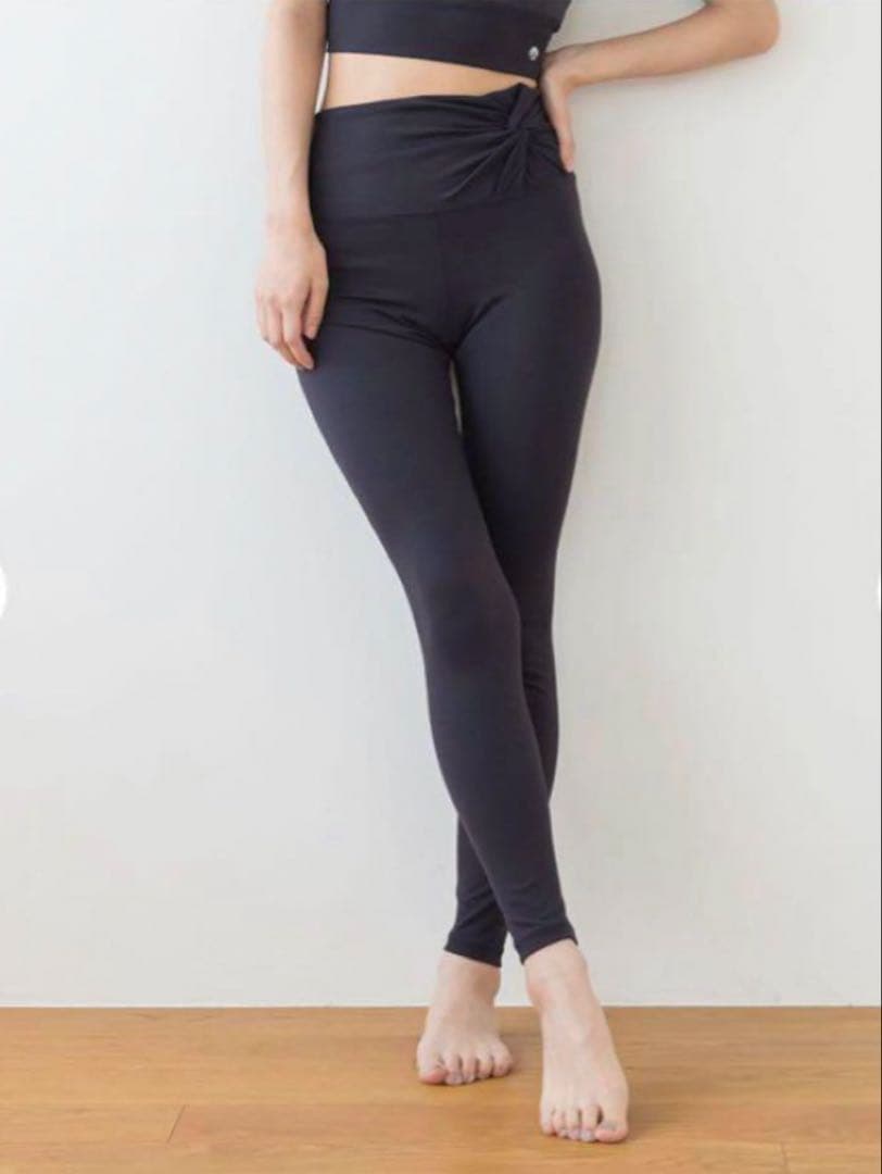 【SUKALA】 eco ツイストレギンス（ダークネイビー/Mサイズ）