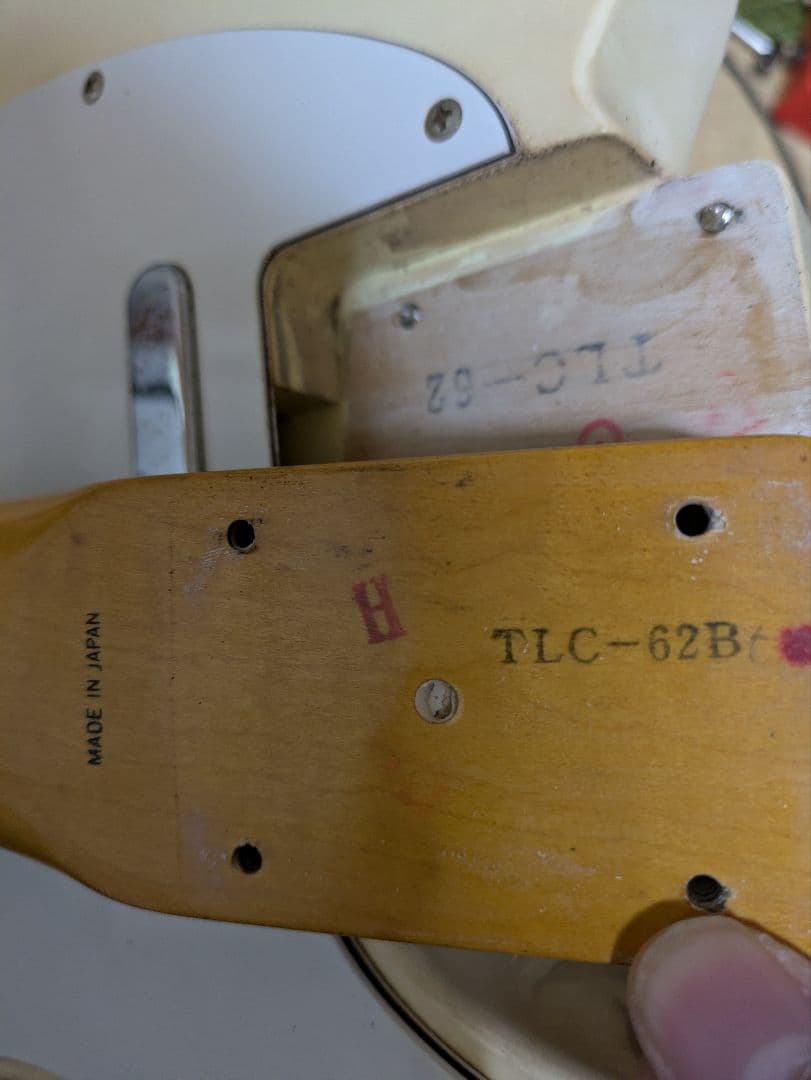 Fender japan tlc62-70 85-86 aシリアル