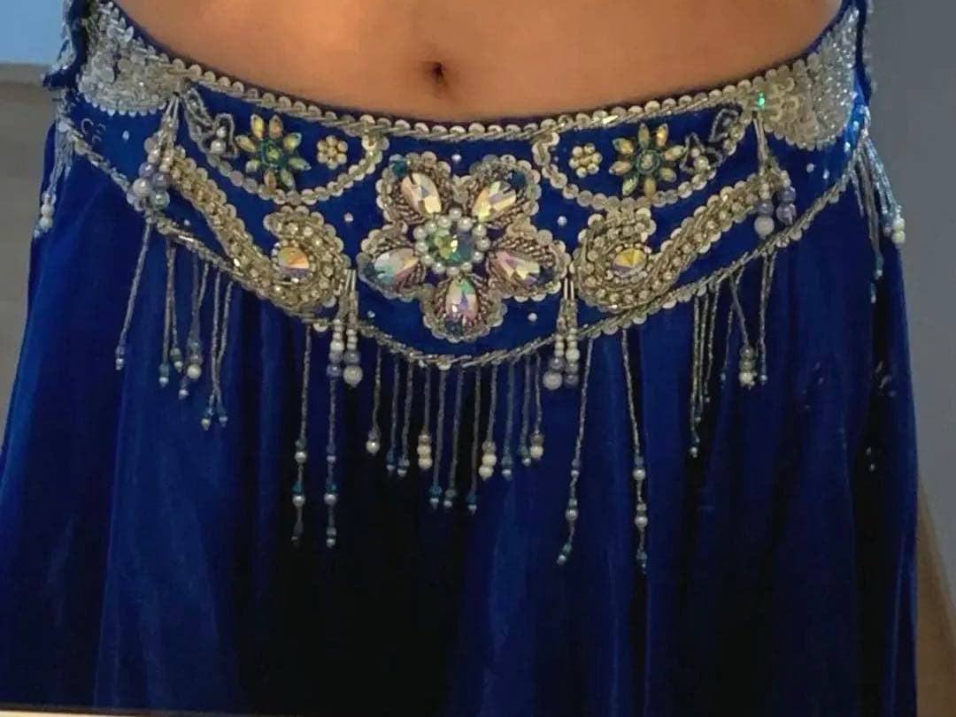 ベリーダンス 衣装　セットアップ　オリエンタル　青　ブラベルトスカート　着画あり