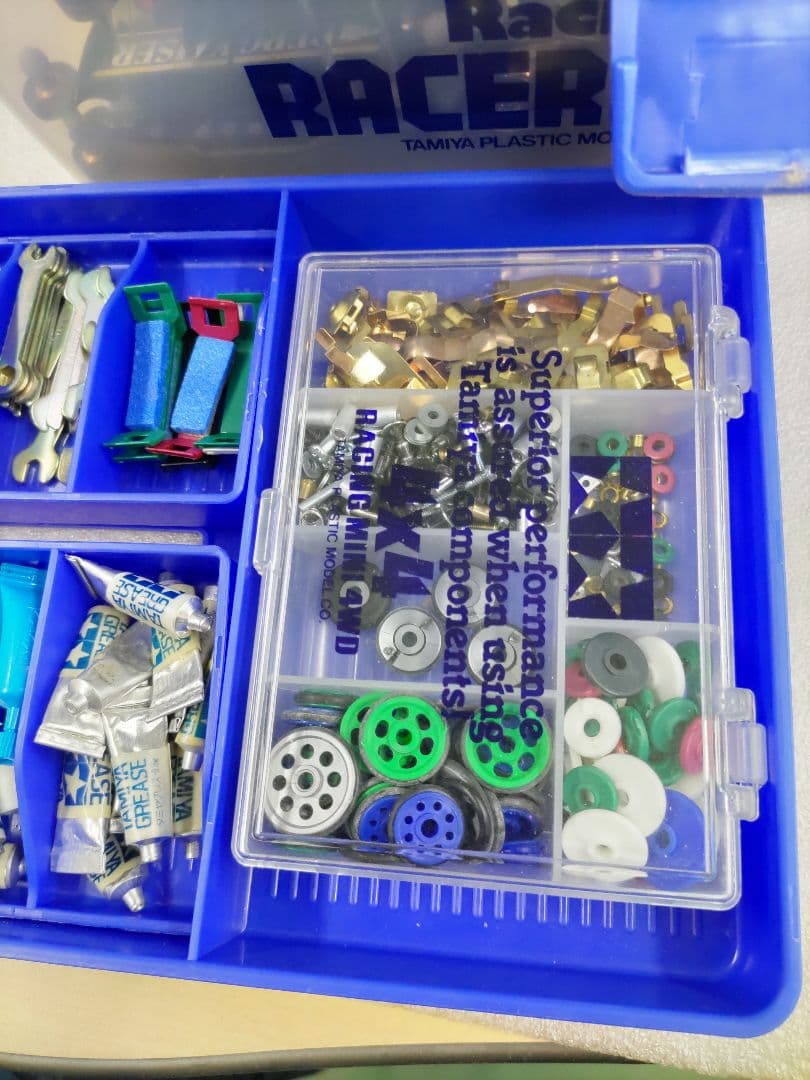 ミニ四駆　５台セット　TAMIYAのボックス付き　パーツ類多数
