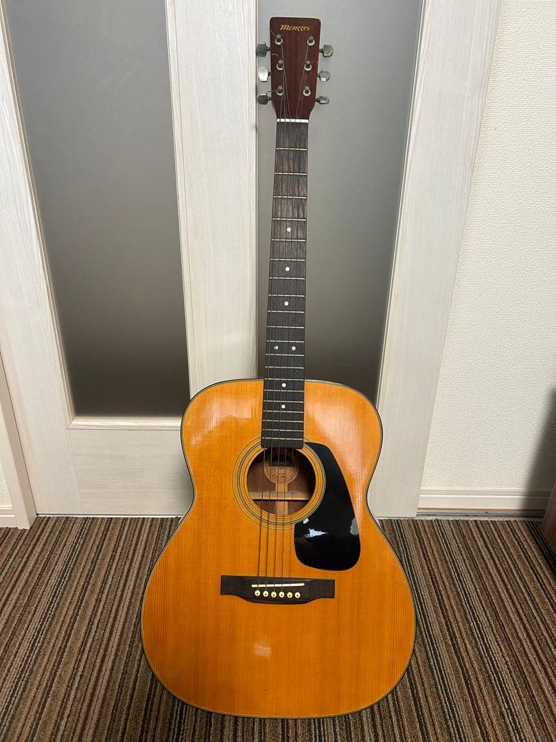 Morris モリース　MF201Nアコースティックギター　硬質ケース付き