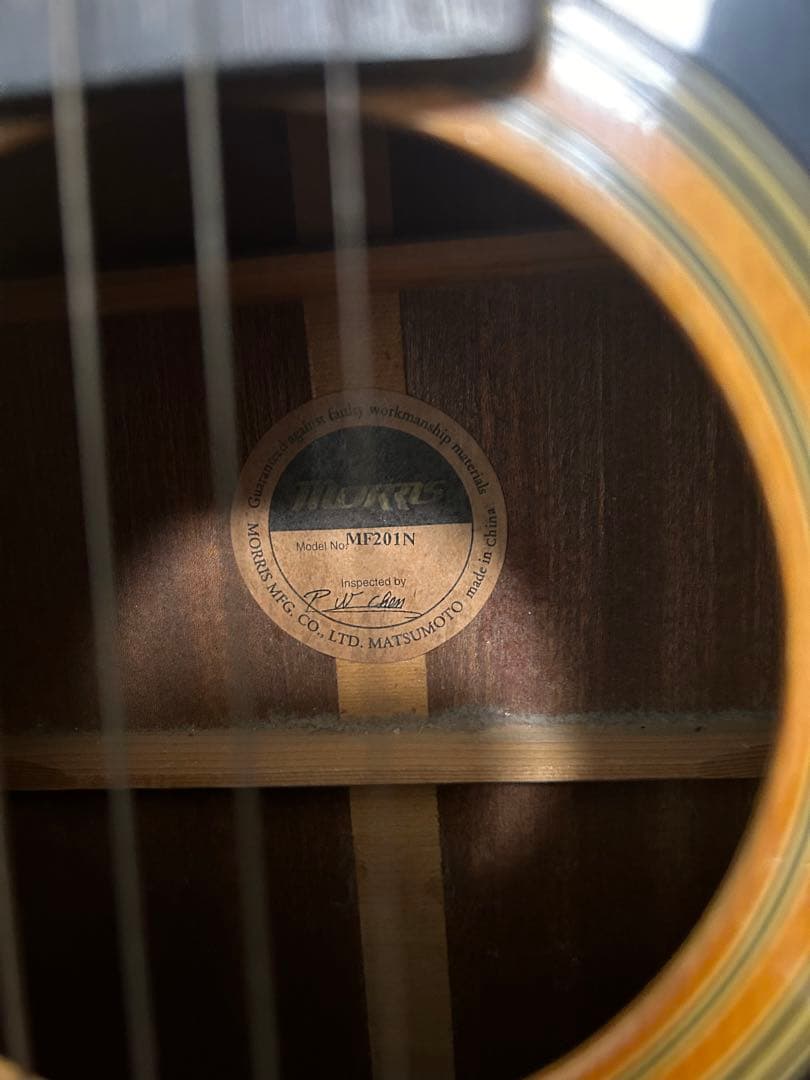 Morris モリース　MF201Nアコースティックギター　硬質ケース付き