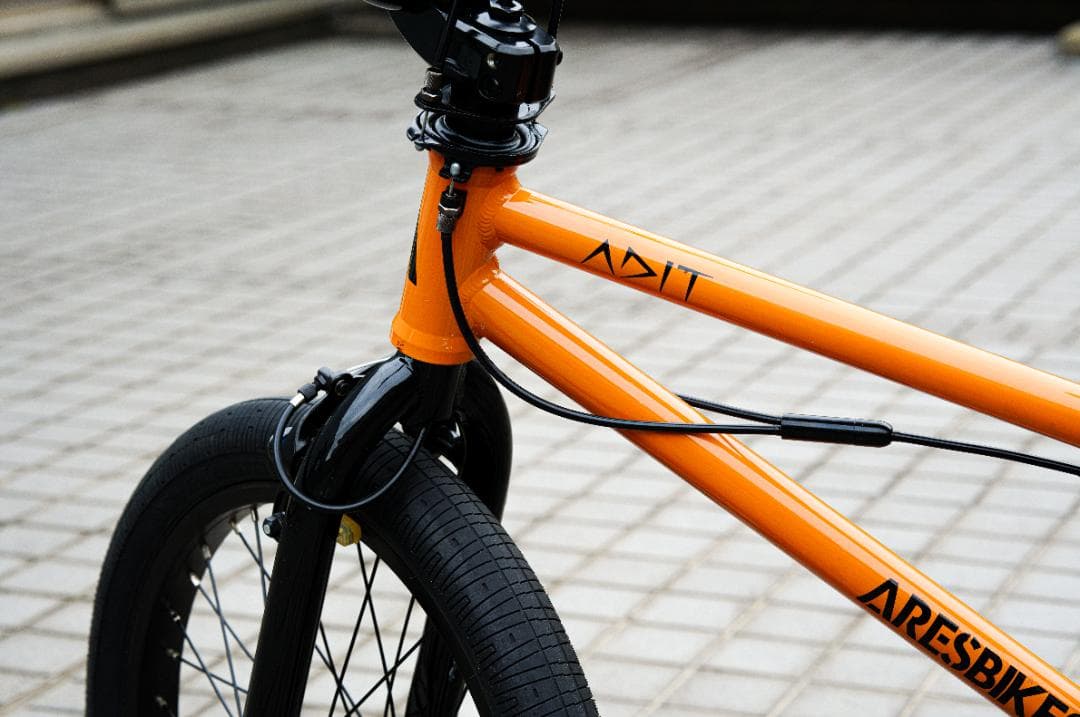 ARESBIKES ADIT 18インチ BMX