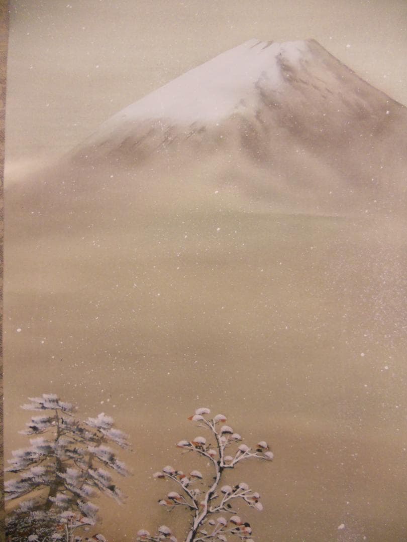 掛け軸 紫雲 富士冬景之図 絹本 希少 軸装 茶道具 掛軸 美品 です。