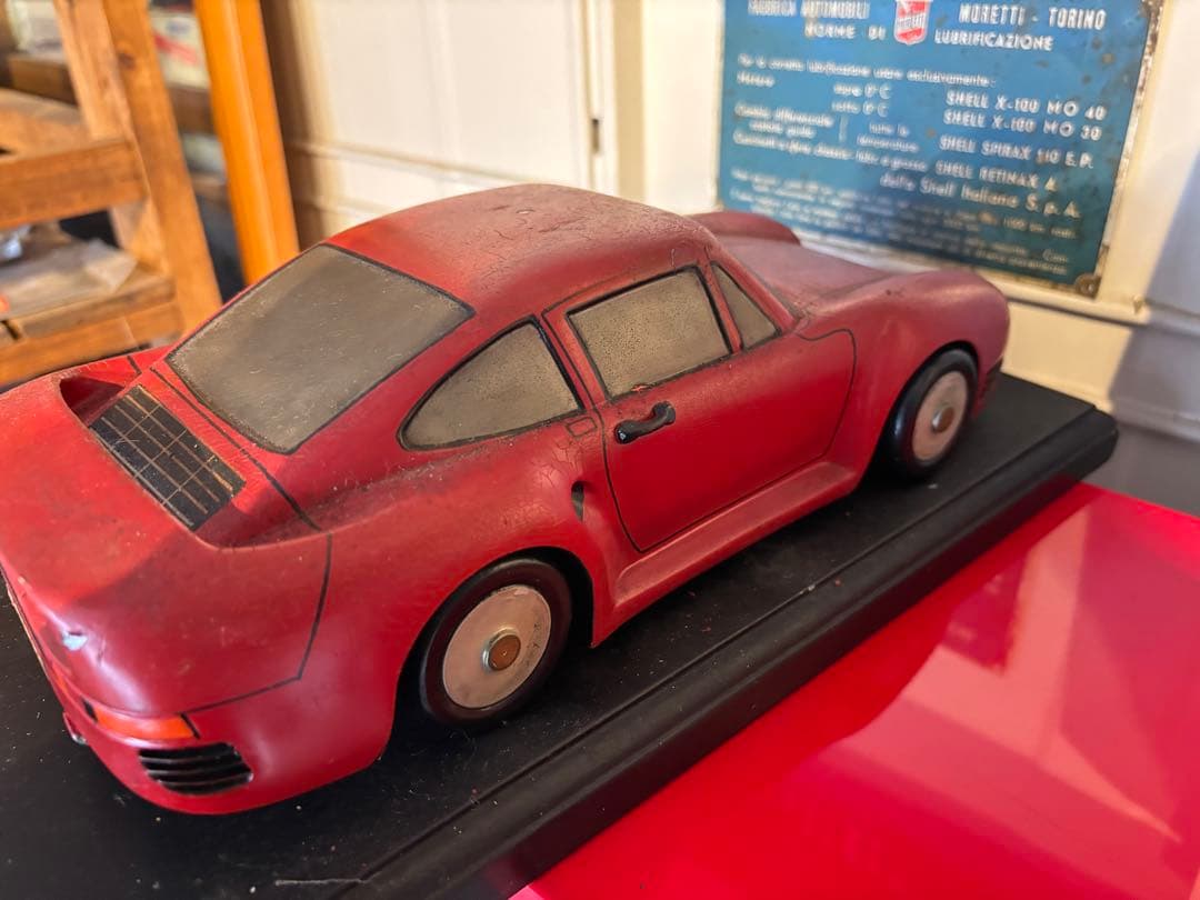 Porsche 959 モデルカー 赤　木製
