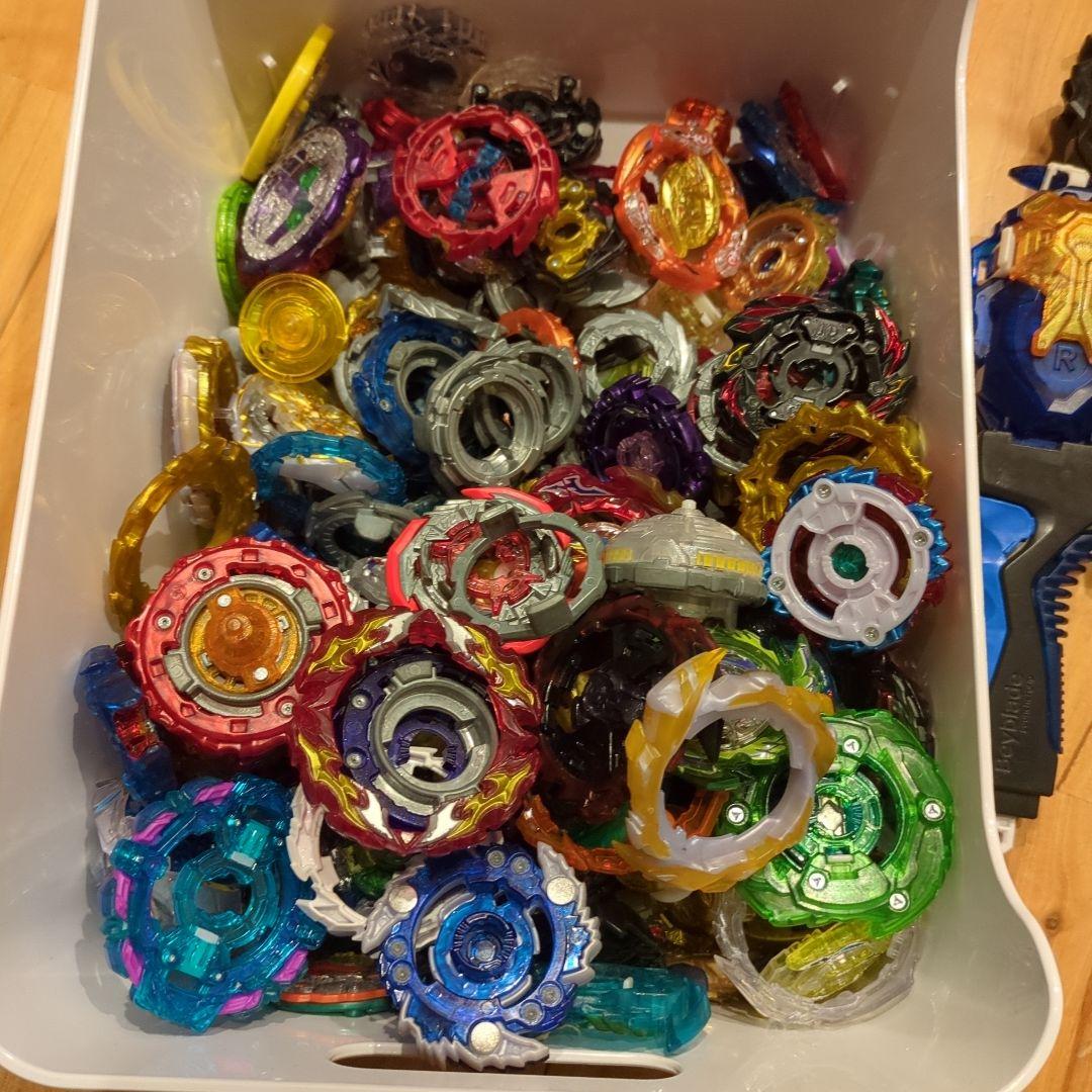 ベイブレードバーストまとめ売り　発送ダンボール