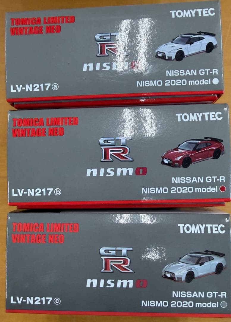 トミカ NISSAN GT-R NISMO 2020 LV-N217a,b,c