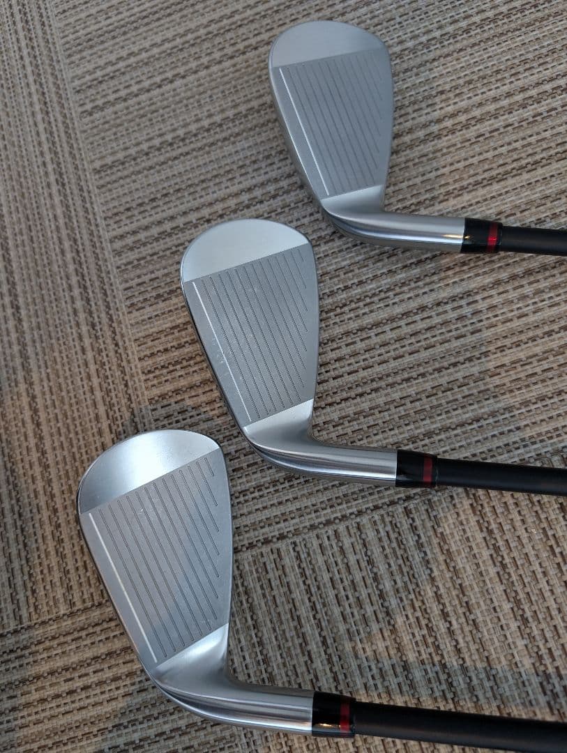 クリスマス　ONOFF 赤 2024 アイアンセット 5本セット