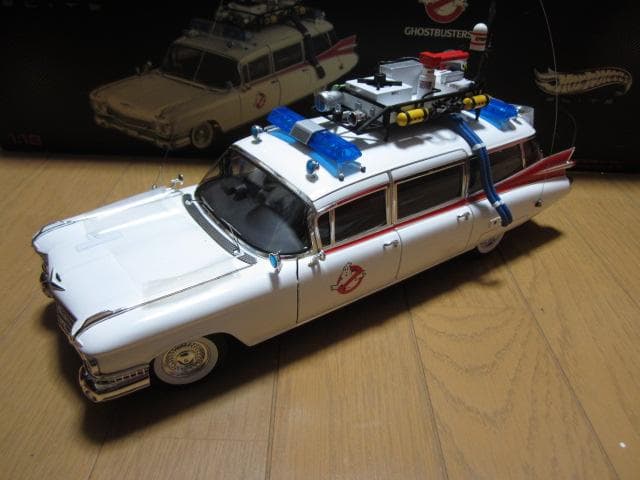 ホットウィール　全開閉　1/18 ゴーストバスターズ ECTO-1 ELITE