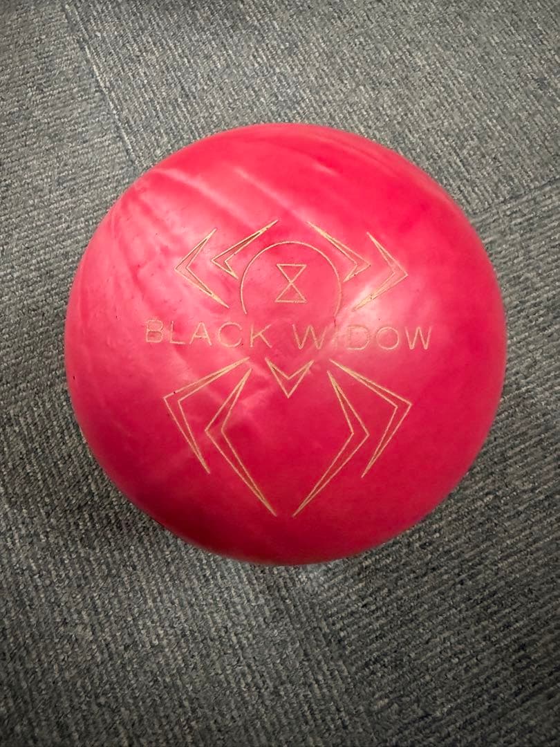 BLACK WIDOW ボウリングボール ピンク15ポンド