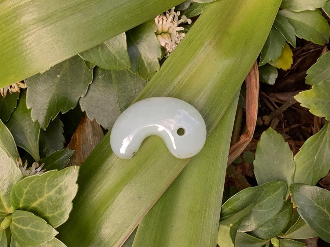 親方自慢の希少作品✳特選‼️珍しい石墨線入り‼️ 糸魚川翡翠勾玉*極上コレクション級