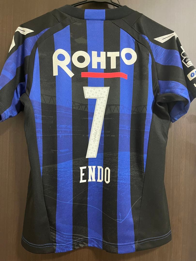 遠藤保仁　直筆サイン入りユニフォーム