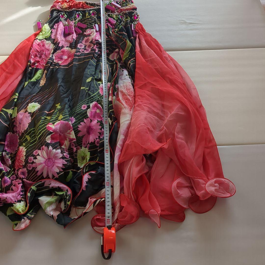 ベリーダンス衣装 黒×赤系花柄 豪華デザイン 側面スリット