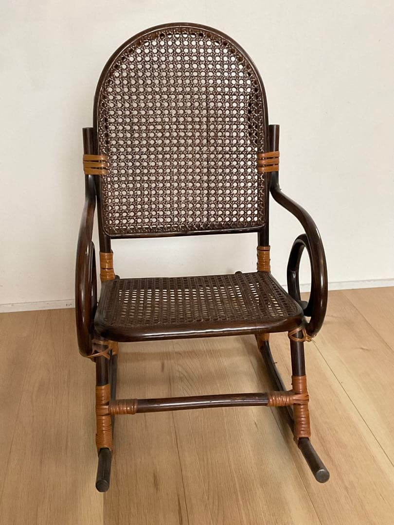 アンティーク　子供用ラタンロッキングチェア　籐　椅子　飾り台　古道具
