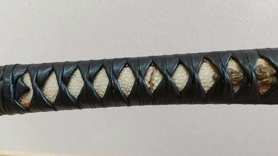 【珍品】模造刀 (皮巻き・千段鞘・樋入り刀身) 居合刀・模擬刀