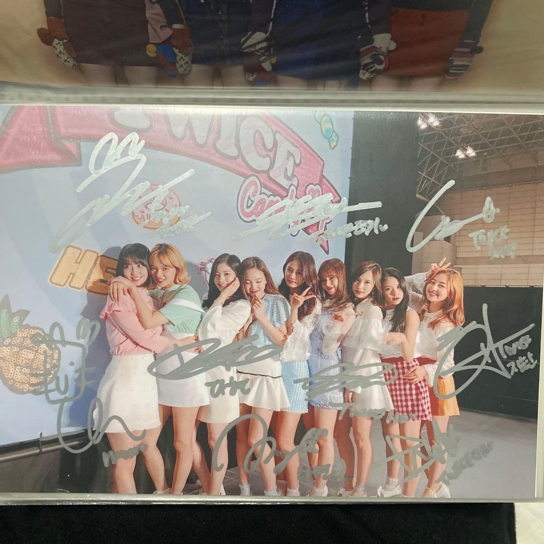 TWICE サイン入り写真 コンサートオフショット　2Lサイズ