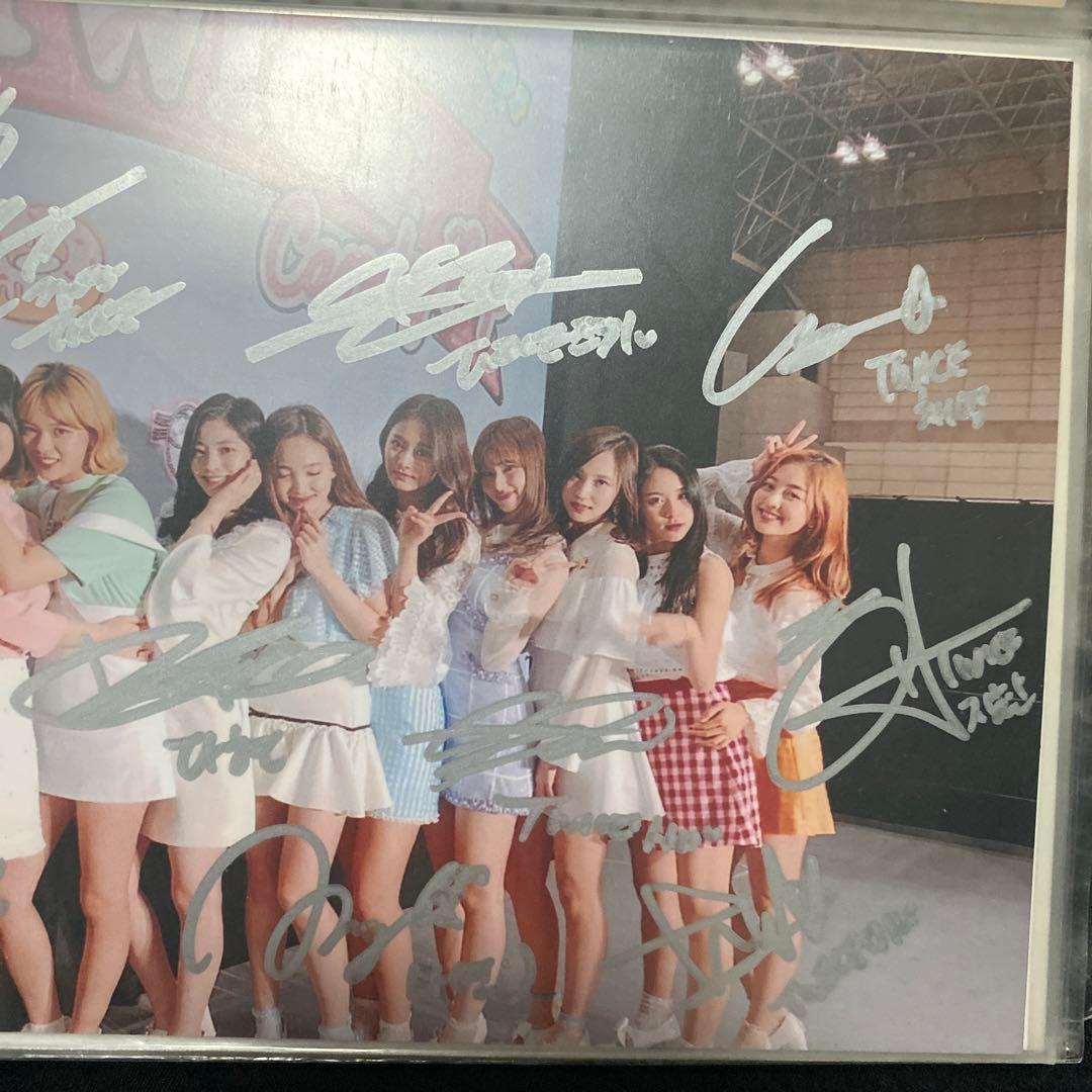 TWICE サイン入り写真 コンサートオフショット　2Lサイズ