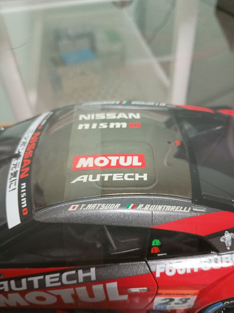 エブロ　MOTUL AUTECH GT-R 1/18 23号車