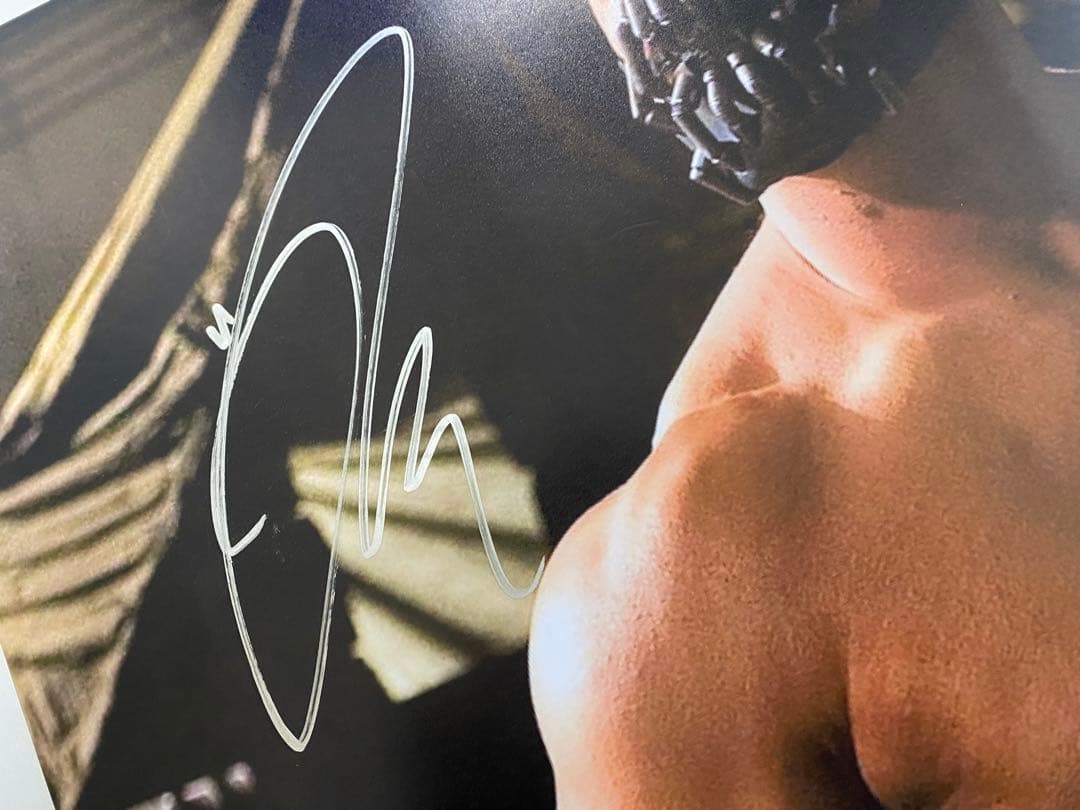 俳優トム・ハーディ氏直筆サイン入りポートレート:バットマンダークナイトライジング