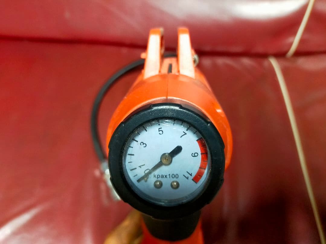 モノタロウ　18v充電式エアーポンプ エアカプラ付