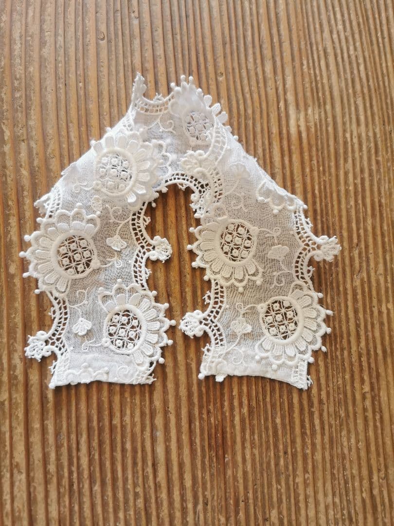 アンティーク ギュピールレース 向日葵刺繍 浮き上る花びら お子様＆人形用付け襟