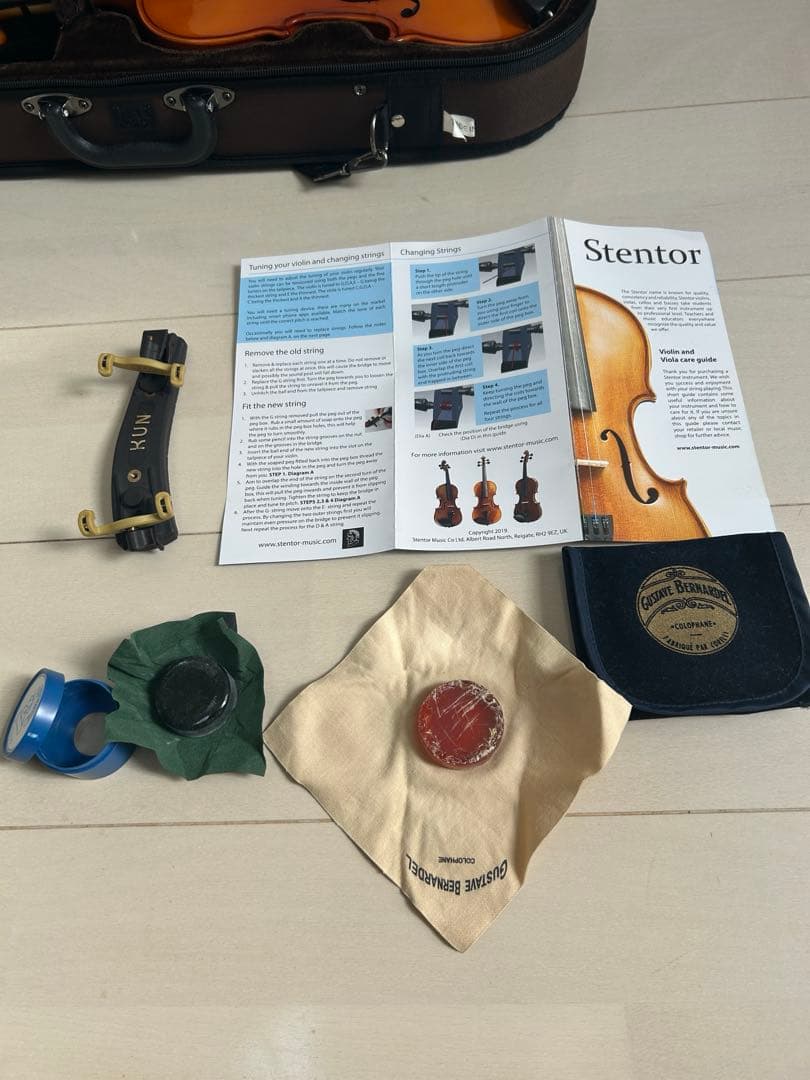 【美品】1/4バイオリン本体、ケース、肩当て、松脂付き