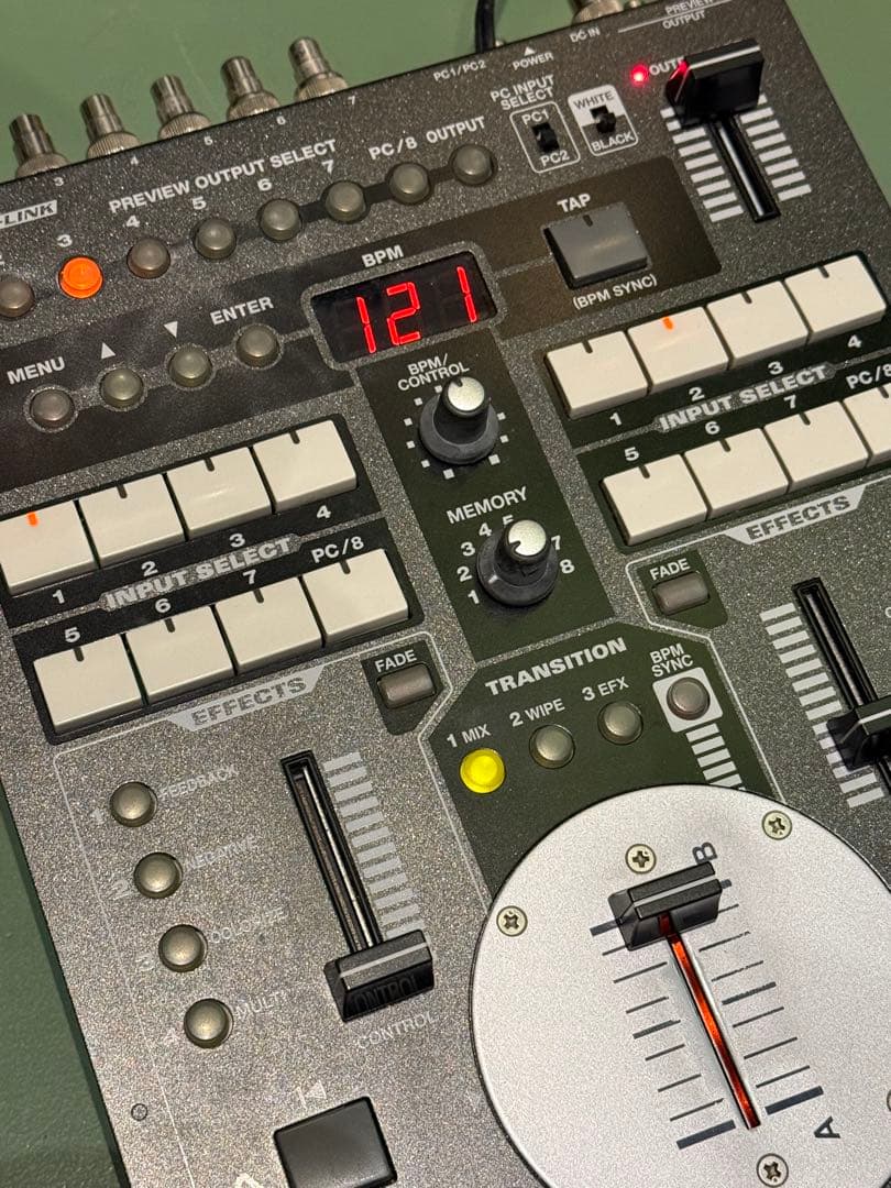 EDIROL V-8 VJ機材　ハードミキサーケース（アタッシュケース）付き