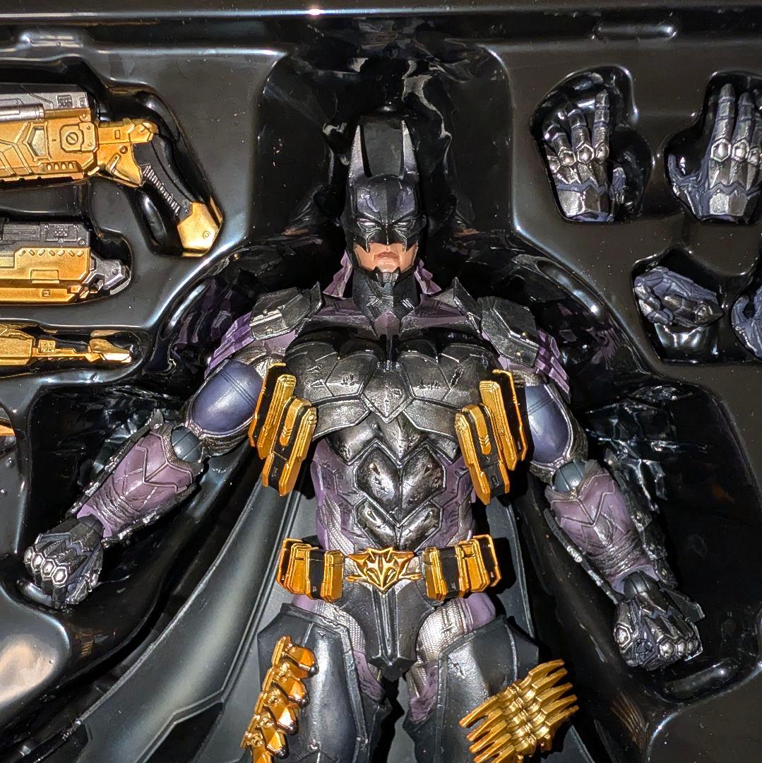 DC VARIANT PLAY ARTS改 BATMAN ARMORED