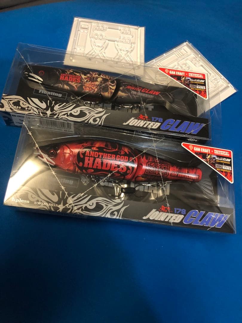 GAN CRAFT×UNIVERSAL  HADES ルアー　台座付き