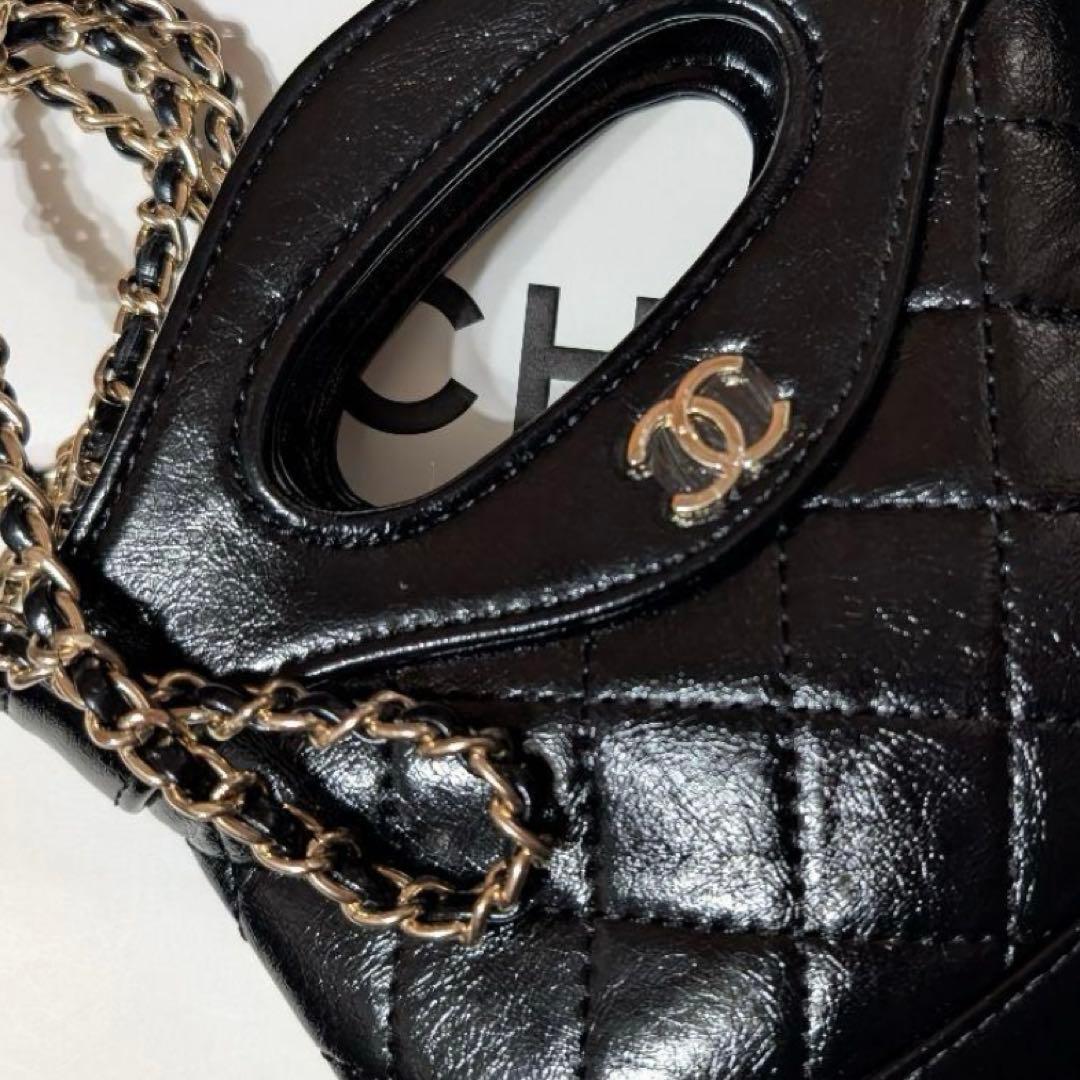CHANEL ブラック キルティング バッグ　シャネル　ショルダーバッグ