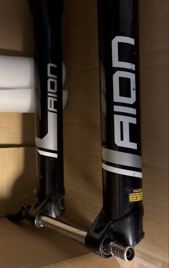 T*様 エンデューロ、トレイル向き34ミリサス/ サンツアー　アイオン ノンブー