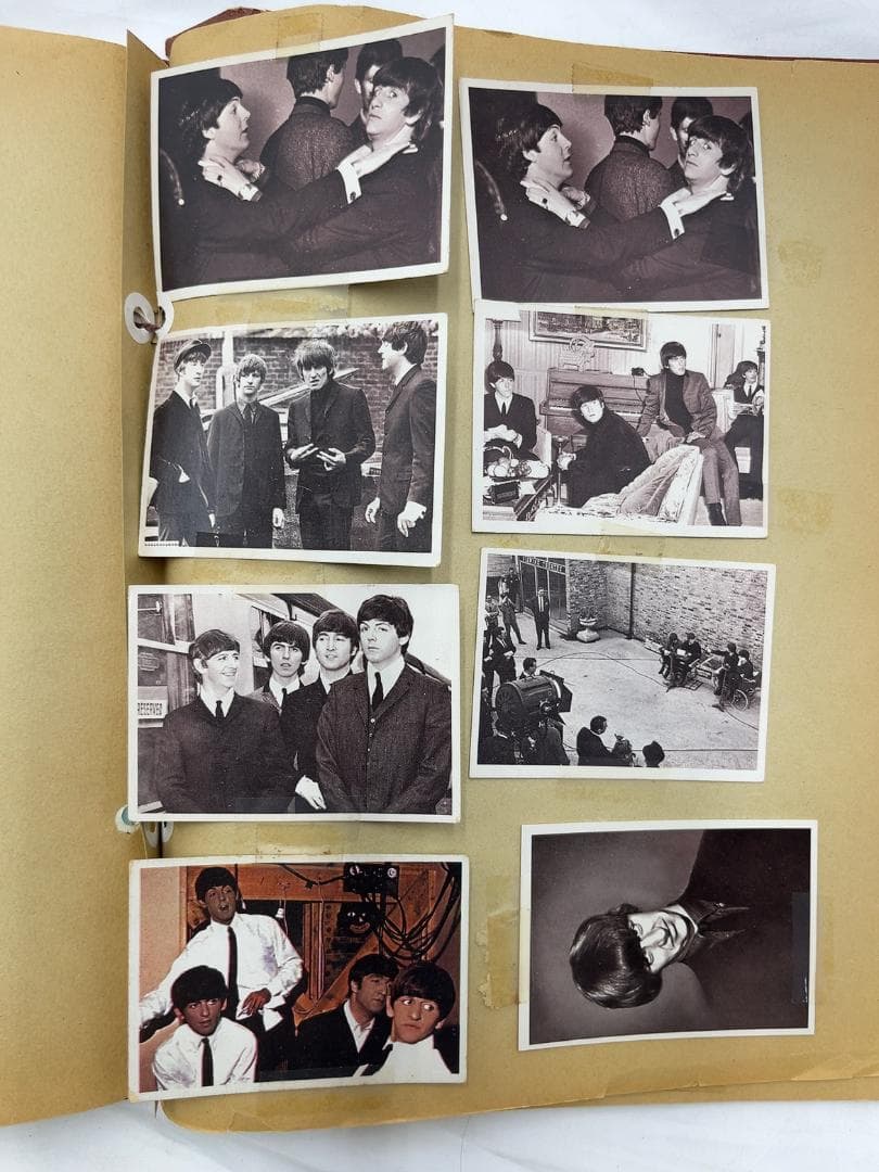 ビートルズ　TOPPS トレーディングカード135枚入りスクラップブック