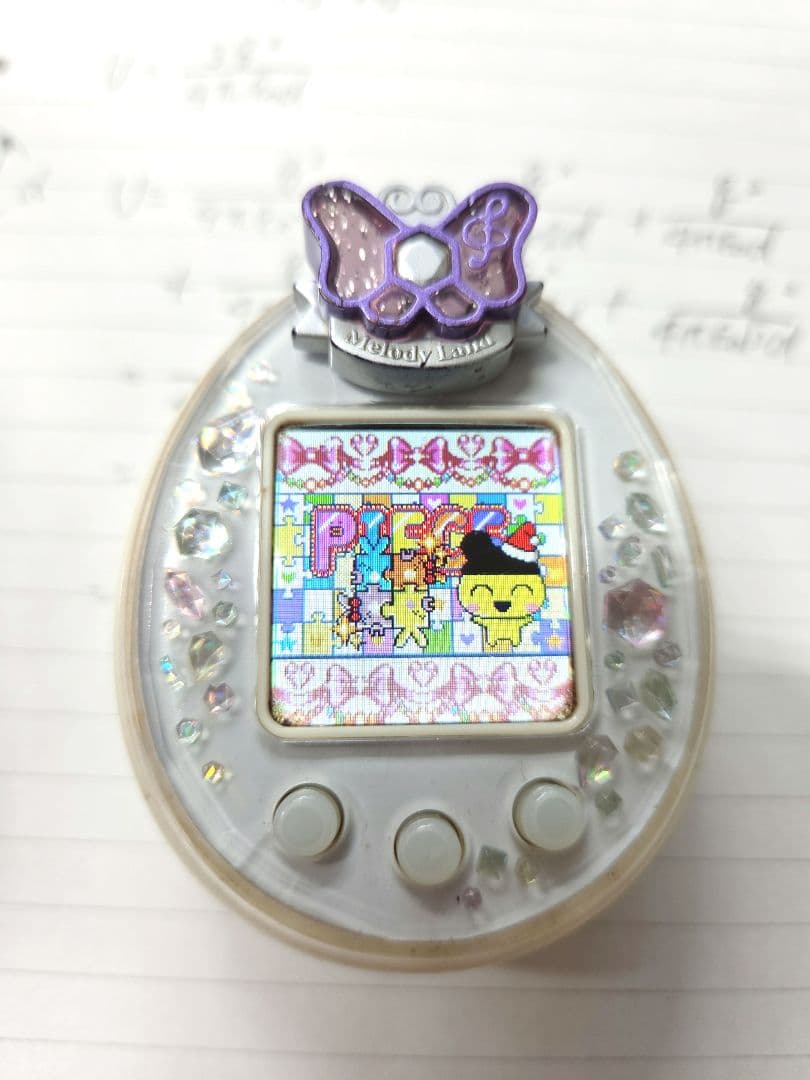 【最終値下げ】たまごっちピースホワイト　メロディーランドデコピアス付　動作確認済