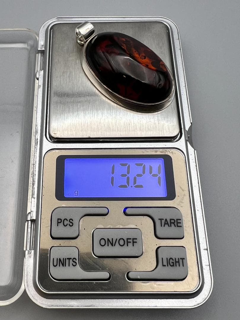 【海】大粒琥珀ペンダント　アンバー　銀製枠　９２５刻印