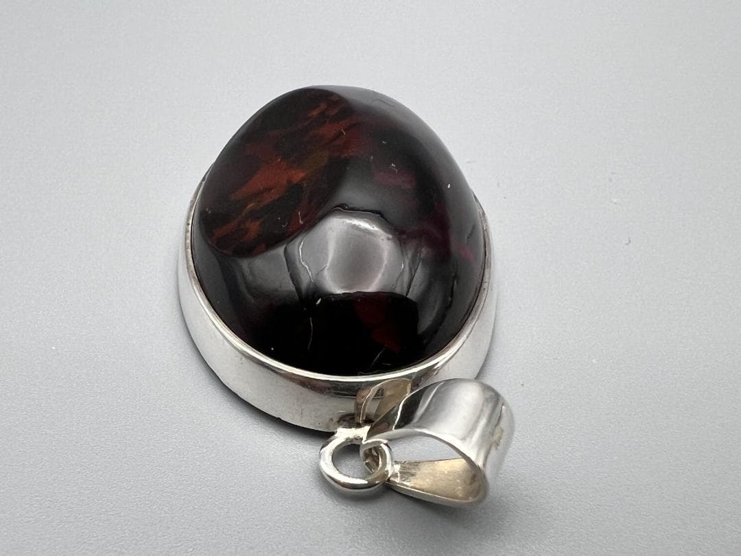 【海】大粒琥珀ペンダント　アンバー　銀製枠　９２５刻印