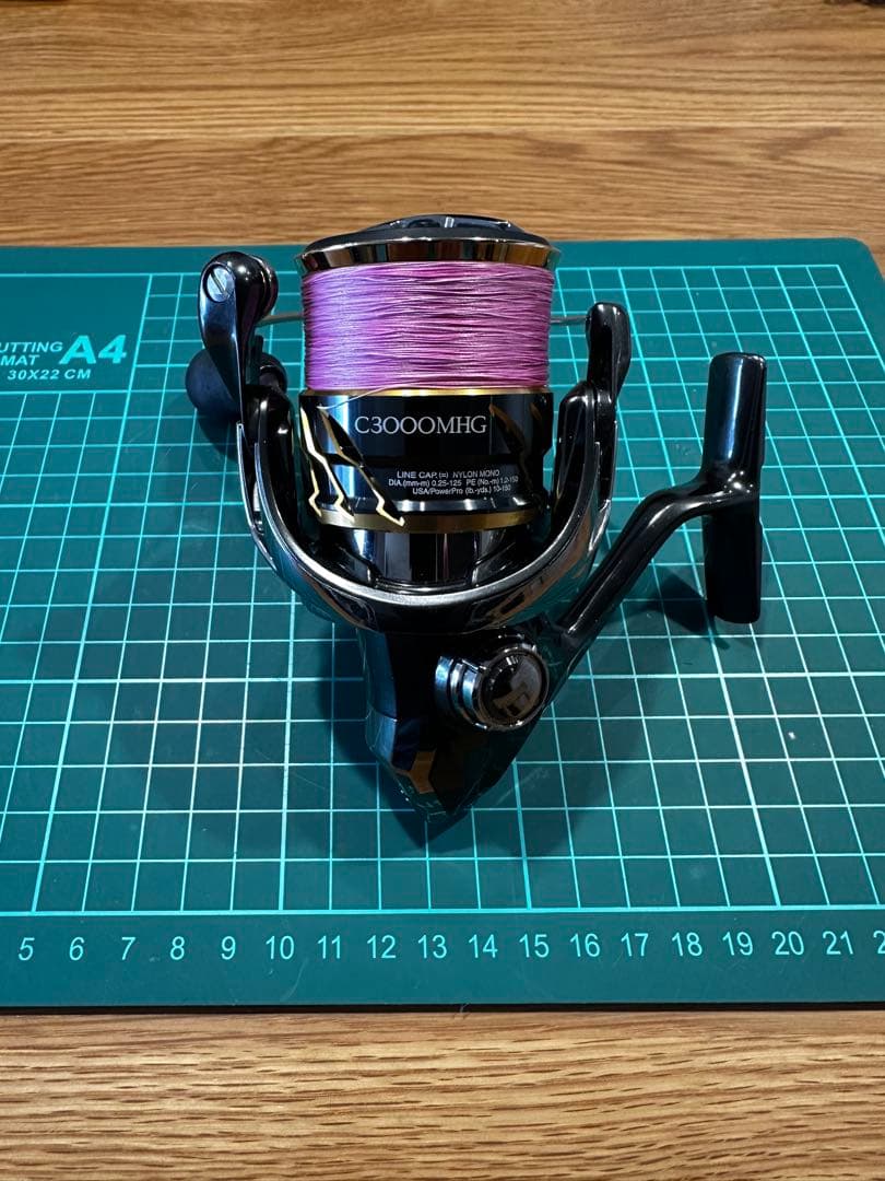 20ツインパワーC3000MHG ライン＆アベイルEVAノブスリムタイプ付