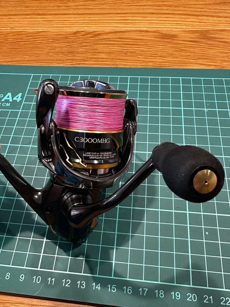 20ツインパワーC3000MHG ライン＆アベイルEVAノブスリムタイプ付