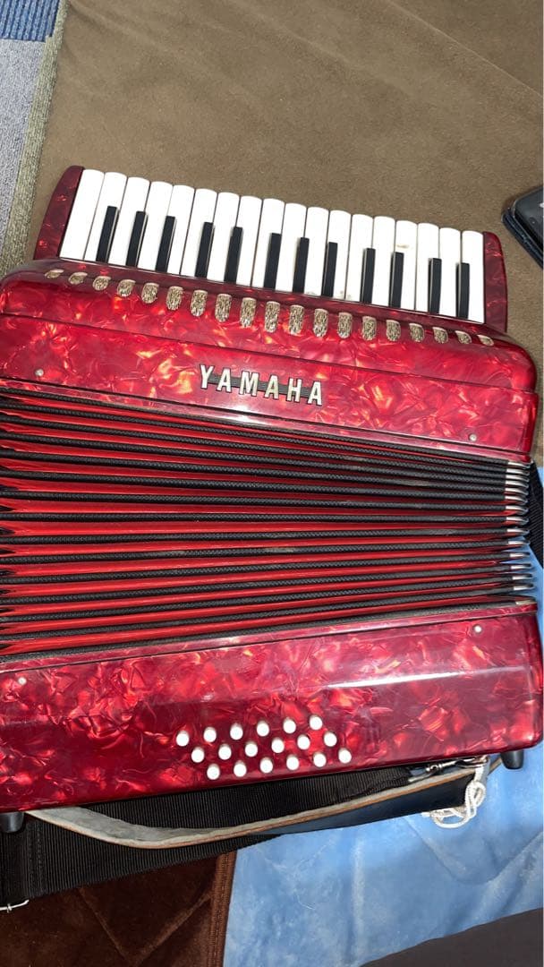 YAMAHA アコーディオン 赤 22鍵 12ボタン