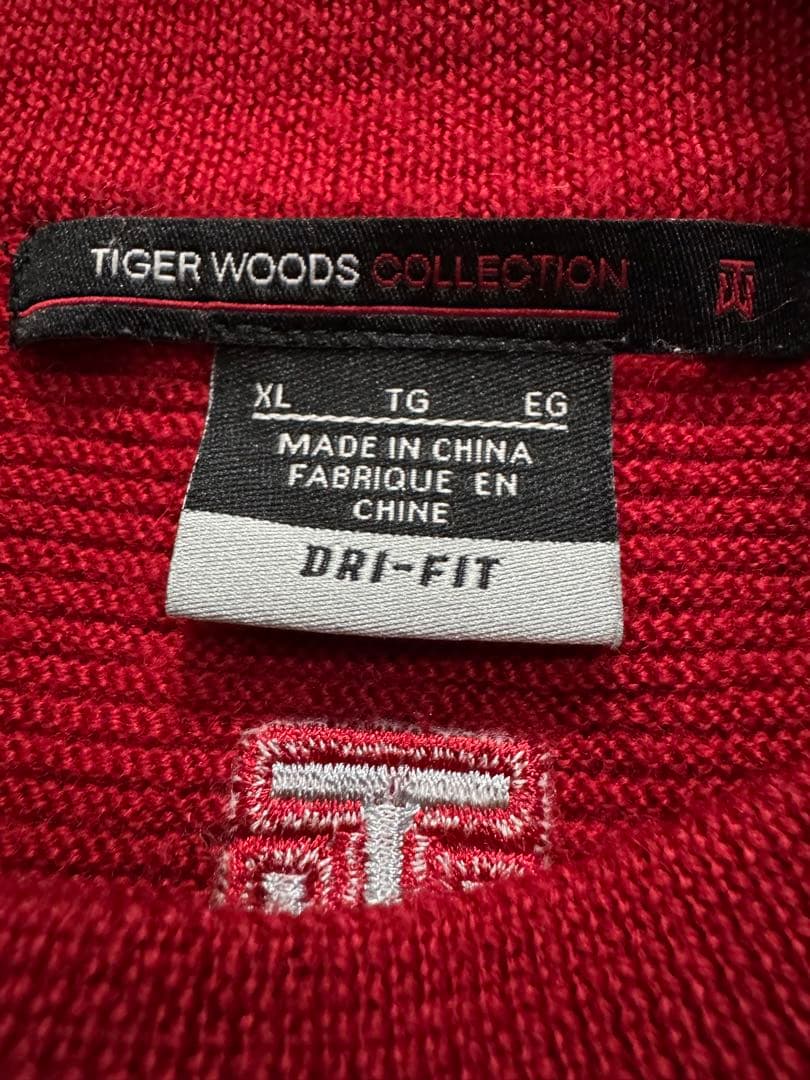 希少　美品　NIKEGOLF タイガーウッズコレクション　ニット　タイガーレッド