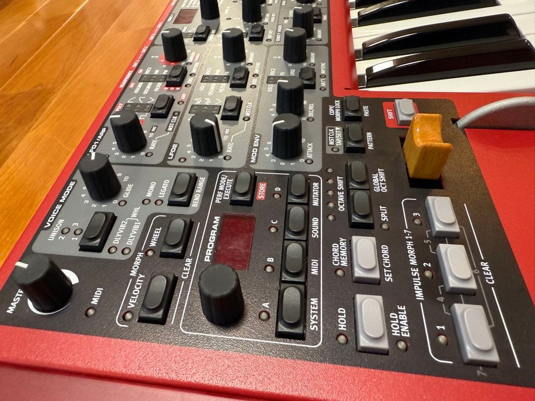 Nord Lead 4 49鍵シンセサイザー