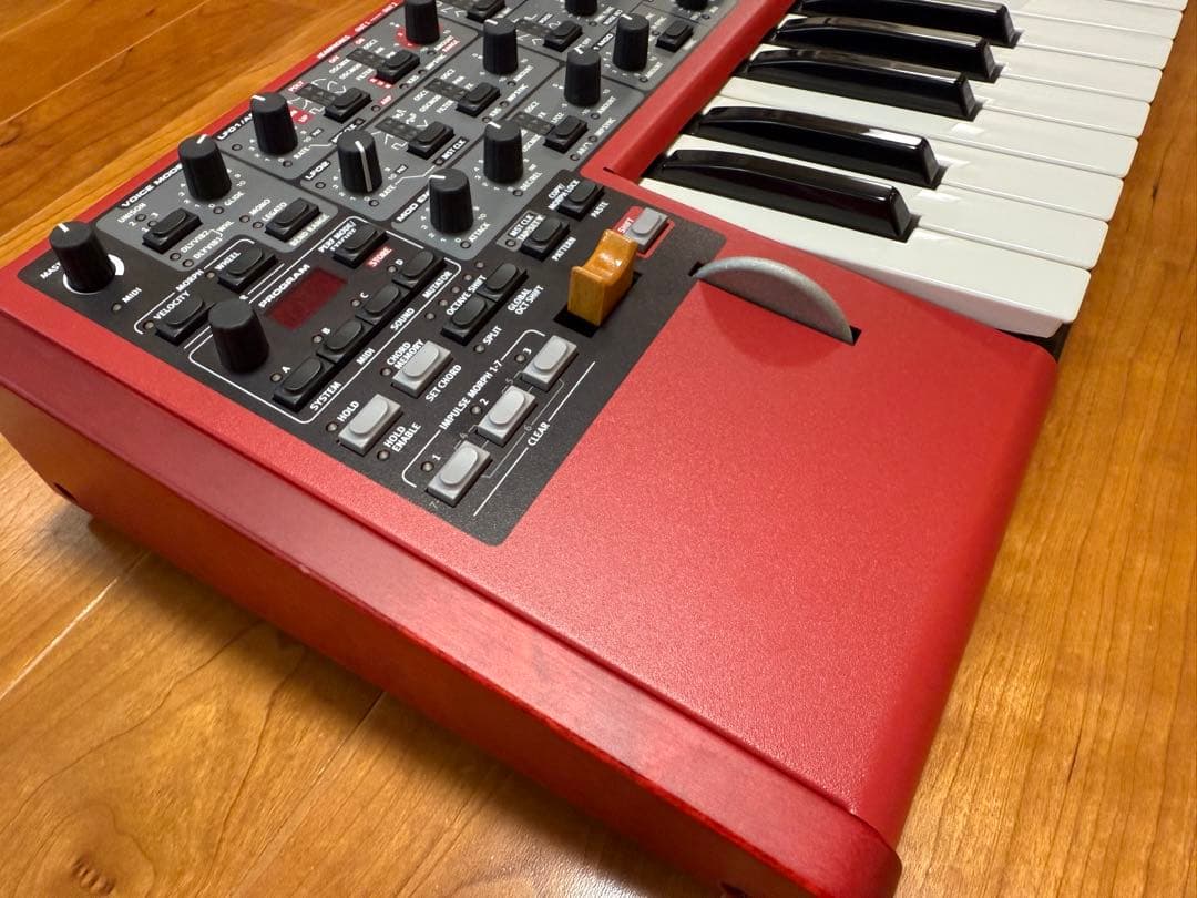 Nord Lead 4 49鍵シンセサイザー