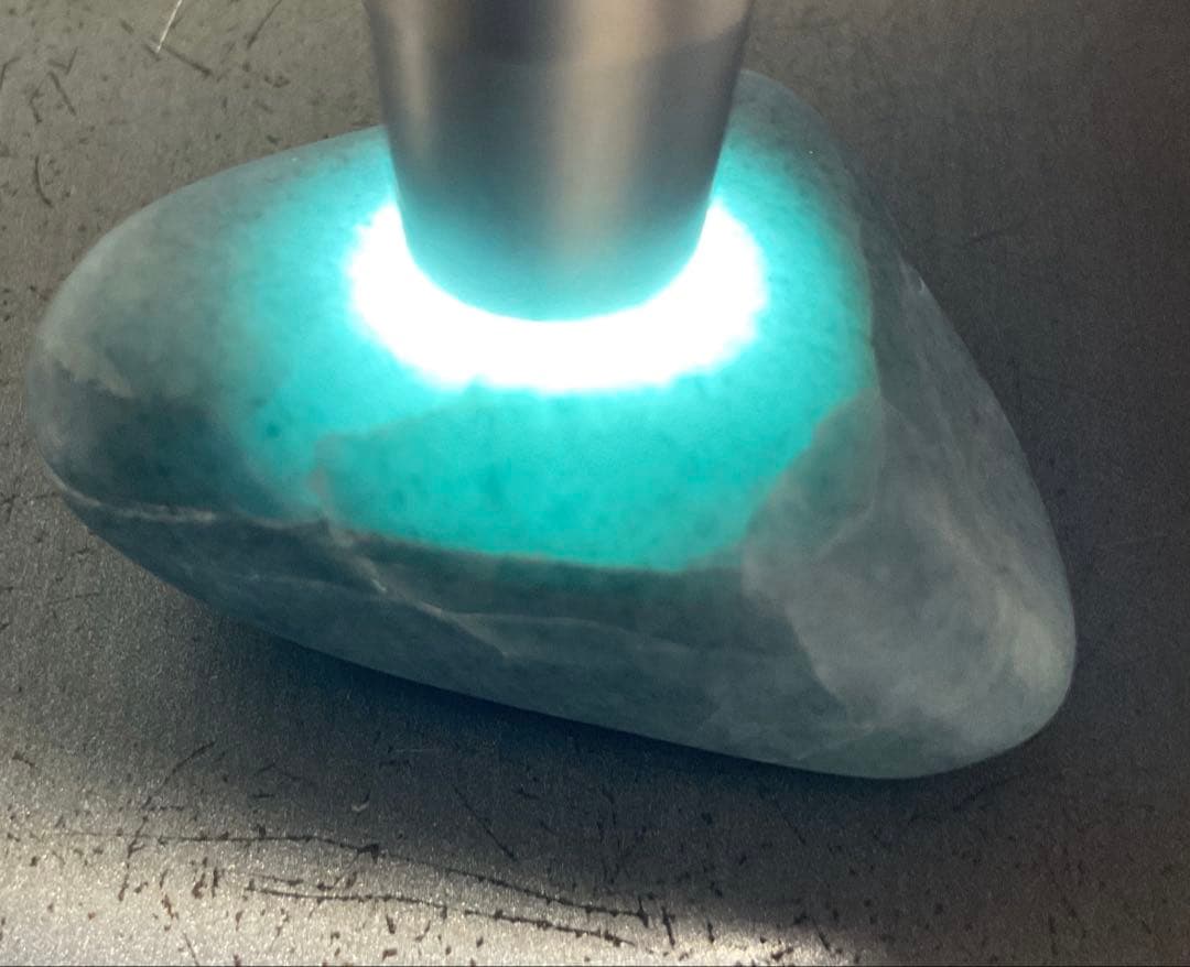 ［コバルト色の海石］　糸魚川翡翠海石27g ヒスイ　ひすい